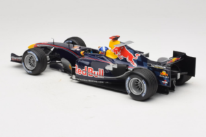 Red Bull RB1 Cosworth #14 D. Coulthard Red Bull Racing Showcar 2005 Minichamps 1:18 100050084 Metal — zdjęcie 5 z 7