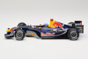 Red Bull RB1 Cosworth #14 D. Coulthard Red Bull Racing Showcar 2005 Minichamps 1:18 100050014 Metal — zdjęcie 3 z 6