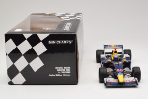 Red Bull RB1 Cosworth #14 D. Coulthard Red Bull Racing Showcar 2005 Minichamps 1:18 100050014 Metal — zdjęcie 6 z 6