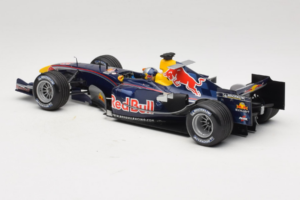 Red Bull RB1 Cosworth #15 C. Klien Red Bull Racing Showcar 2005 Minichamps 1:18 100050085 Metal — zdjęcie 5 z 7