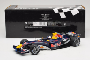Red Bull RB1 Cosworth #15 C. Klien Red Bull Racing Showcar 2005 Minichamps 1:18 100050085 Metal — zdjęcie 6 z 7