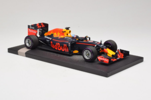 Red Bull RB12 Tag Heuer #3 D. Ricciardo Red Bull Racing 1st Pole Monaco Grand Prix 2016 Minichamps 1:18 117160103 Żywica — zdjęcie 4 z 7