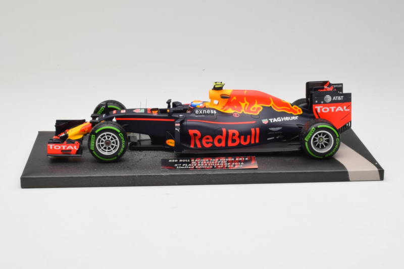 Red Bull RB12 Tag Heuer #33 M. Verstappen Red Bull Racing Showcar 2016 Minichamps 1:18 117161233 Żywica