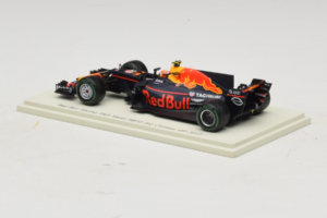 Red Bull RB13 Tag Heuer #33 M. Verstappen 3rd Chinese Grand Prix 2017 Spark 1:43 S5037 Żywica — zdjęcie 3 z 4