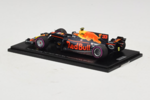 Red Bull RB13 Tag Heuer #33 M. Verstappen Belgian Grand Prix 2017 Spark 1:43 AM33SP8 Żywica — zdjęcie 3 z 4