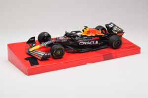 Red Bull RB18 #1 M. Verstappen Oracle Red Bull Racing Japanese Grand Prix Winner World Champion 2022 Minichamps 1:18 11322280 — zdjęcie 2 z 7