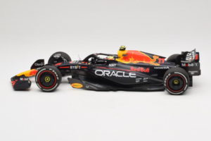 Red Bull RB19 #11 S. Perez Oracle Red Bull Racing Saudi Arabian Grand Prix Winner 2023 Minichamps 1:18 110230111 Żywica — zdjęcie 3 z 6