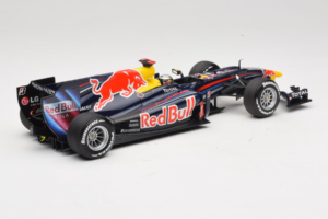 Red Bull RB6 Renault #5 S. Vettel Red Bull Racing Brazilian Grand Prix Winner 2010 Minichamps 1:18 110100205 Metal — zdjęcie 2 z 7