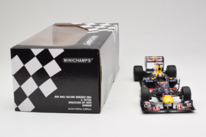 Red Bull RB6 Renault #5 S. Vettel Red Bull Racing Brazilian Grand Prix Winner 2010 Minichamps 1:18 110100205 Metal — zdjęcie 7 z 7