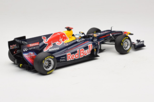 Red Bull RB7 Renault #1 S. Vettel Red Bull Racing Showcar 2011 Minichamps 1:18 110110071-1 Metal — zdjęcie 2 z 7