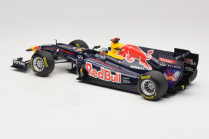 Red Bull RB7 Renault #1 S. Vettel Red Bull Racing Showcar 2011 Minichamps 1:18 110110071-1 Metal — zdjęcie 5 z 7