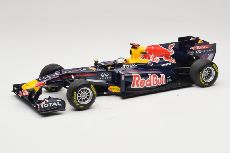 Red Bull RB7 Renault #1 S. Vettel Red Bull Racing Showcar 2011 Minichamps 1:18 110110071-1 Metal