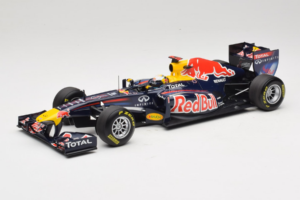 Red Bull RB7 Renault #1 S. Vettel Red Bull Racing World Champion 2011 Minichamps 1:18 110110001 Metal