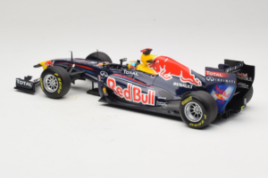 Red Bull RB7 Renault #1 S. Vettel Red Bull Racing World Champion 2011 Minichamps 1:18 110110001 Metal — zdjęcie 5 z 6