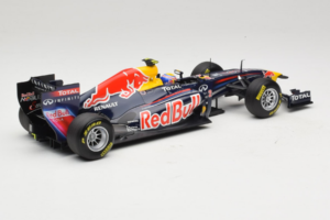 Red Bull RB7 Renault #2 M. Webber Red Bull Racing Showcar 2011 Minichamps 1:18 110110002 Metal — zdjęcie 2 z 7