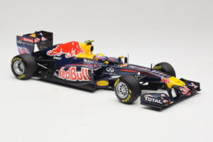Red Bull RB7 Renault #2 M. Webber Red Bull Racing Showcar 2011 Minichamps 1:18 110110002 Metal — zdjęcie 4 z 7