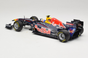 Red Bull RB7 Renault #2 M. Webber Red Bull Racing Showcar 2011 Minichamps 1:18 110110002 Metal — zdjęcie 5 z 7