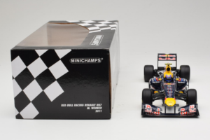 Red Bull RB7 Renault #2 M. Webber Red Bull Racing Showcar 2011 Minichamps 1:18 110110002 Metal — zdjęcie 7 z 7