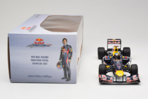 Red Bull RB8 Renault #1 S. Vettel Red Bull Racing Showcar 2012 Minichamps 1:18 110120071 Metal — zdjęcie 6 z 7
