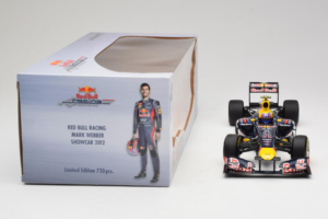 Red Bull RB8 Renault #2 M. Webber Red Bull Racing Showcar 2012 Minichamps 1:18 110120072 Metal — zdjęcie 6 z 7