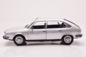 Renault 30 TX Srebrny Norev 1:18 185272 Metal — zdjęcie 4 z 8