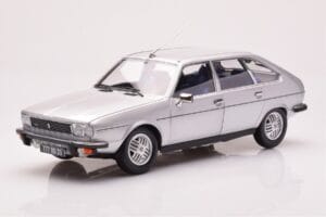 Renault 30 TX Srebrny Norev 1:18 185272 Metal