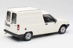 Renault Express Biały Otto 1:18 OT466 Żywica — zdjęcie 2 z 5
