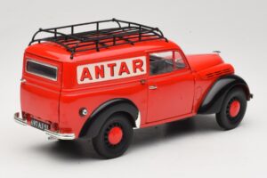 Renault Juvaquatre Utilitaire Czerwony Solido 1:18 8424 Metal — zdjęcie 3 z 8