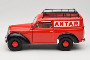 Renault Juvaquatre Utilitaire Czerwony Solido 1:18 8424 Metal — zdjęcie 4 z 8