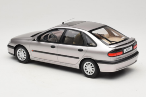 Renault Laguna V6 3.0 Baccara Opal Grey Otto 1:18 OT1185 Żywica — zdjęcie 5 z 6