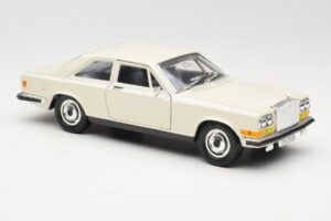 Rolls-Royce Camargue Biały Bburago 1:22 3001-M1 Metal — zdjęcie 6 z 8