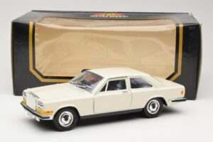 Rolls-Royce Camargue Biały Bburago 1:22 3001-M1 Metal — zdjęcie 8 z 8