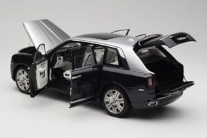 Rolls-Royce Cullinan Czarny & Srebrny OEM 1:18 ROLLS001 Metal — zdjęcie 5 z 8