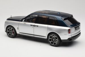 Rolls-Royce Cullinan Niebieski & Srebrny Dwukolorowy OEM 1:18 028-16B Metal — zdjęcie 7 z 8