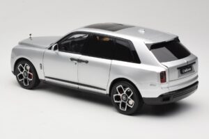 Rolls-Royce Cullinan Srebrny Z Shadow Wheels OEM 1:18 028-16A Metal — zdjęcie 7 z 8