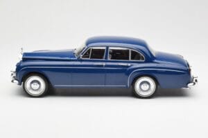 Rolls-Royce Silver Cloud III Flying Spur Mulliner RHD Granatowy MCG 1:18 MCG18124 Metal — zdjęcie 3 z 6