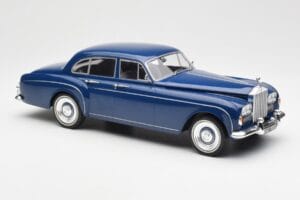 Rolls-Royce Silver Cloud III Flying Spur Mulliner RHD Granatowy MCG 1:18 MCG18124 Metal — zdjęcie 4 z 6