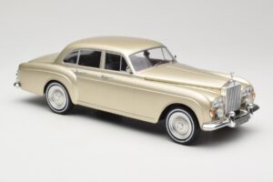Rolls-Royce Silver Cloud III Flying Spur H.J. Mulliner Złoty MCG 1:18 MCG18058 Metal — zdjęcie 4 z 6