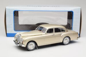Rolls-Royce Silver Cloud III Flying Spur H.J. Mulliner Złoty MCG 1:18 MCG18058 Metal — zdjęcie 6 z 6