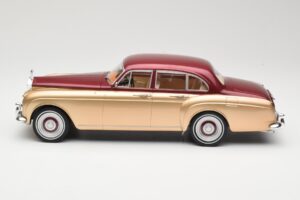 Rolls-Royce Silver Cloud III Flying Spur H.J. Mulliner Czerwony & Złoty MCG 1:18 MCG18132 Metal — zdjęcie 3 z 6