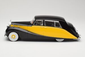 Rolls-Royce Silver Wraith Empress by Hooper Czarny & Żółty MCG 1:18 MCG18066 Metal — zdjęcie 3 z 6