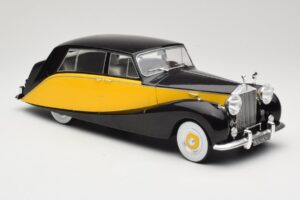 Rolls-Royce Silver Wraith Empress by Hooper Czarny & Żółty MCG 1:18 MCG18066 Metal — zdjęcie 4 z 6