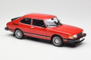 Saab 900 GL Czerwony MCG 1:18 MCG18340 Metal — zdjęcie 2 z 6
