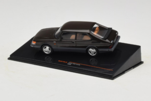 Saab 900 Turbo Czarny IXO 1:43 CLC577N Metal — zdjęcie 3 z 4