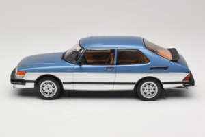 Saab 900 Turbo Blue Metallic MCG 1:18 MCG18261MCW Metal — zdjęcie 3 z 6