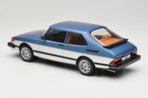 Saab 900 Turbo Blue Metallic MCG 1:18 MCG18261MCW Metal — zdjęcie 5 z 6