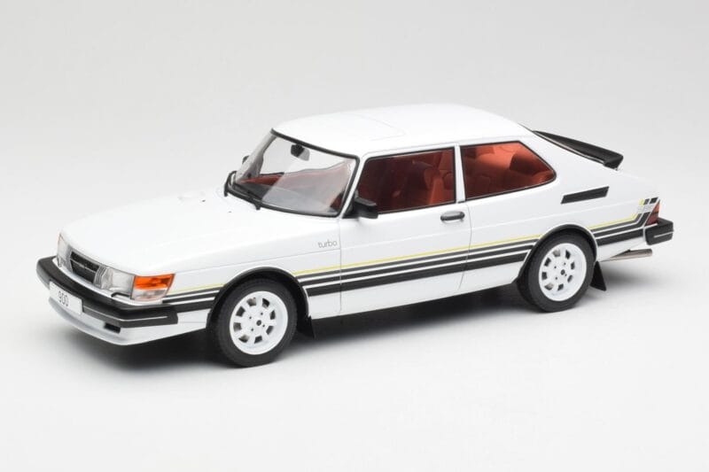Saab 900 Turbo Biały MCG 1:18 MCG18339 Metal