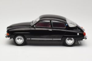 Saab 96 V4 Czarny MCG 1:18 MCG18063 Metal — zdjęcie 3 z 6