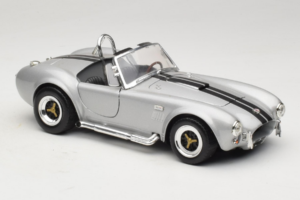Shelby Cobra 427S/C Srebrny Z Czarnymi Paskami Road Signature 1:18 92058 Metal — zdjęcie 6 z 8