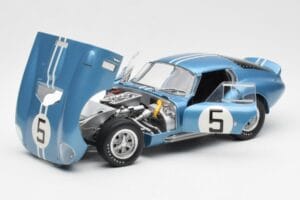 Shelby Cobra Daytona Coupe #5 D. Gurney / B. Bondurant 24 Hours of Le Mans 1964 Exoto 1:18 135190555498 Metal — zdjęcie 2 z 8